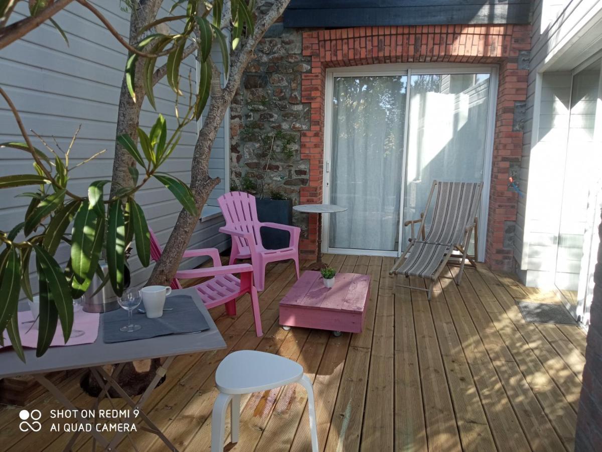 Charmant Logement T2 A 2 Pas De La Mer Granville Exterior photo